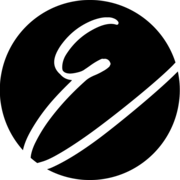 Logo der Ecclesia Family. Ein weißes E in geschwungener Schrift auf schwarzem Hintergrund.